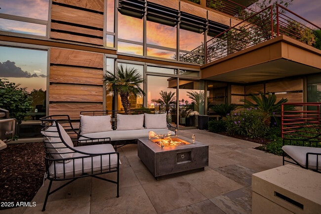 Building Photo - 7167 E Rancho Vista Dr