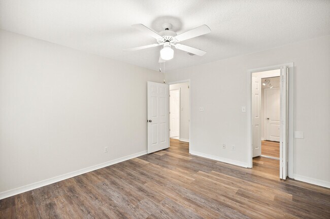 Building Photo - 1641 Parkside Cir