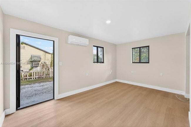 Building Photo - 555 NW 94th St