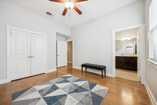 Building Photo - 2520 Bluebonnet Ln