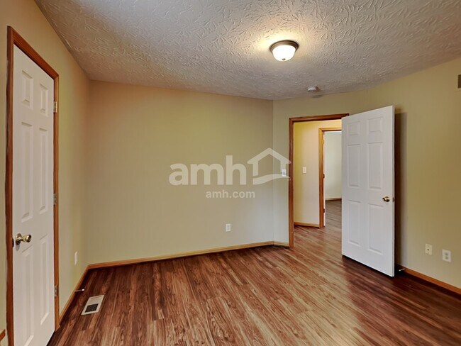 Building Photo - 55 Saddle Creek Ln