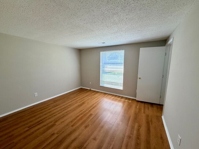 Building Photo - Large Lot; Fenced Backyard; No HOA