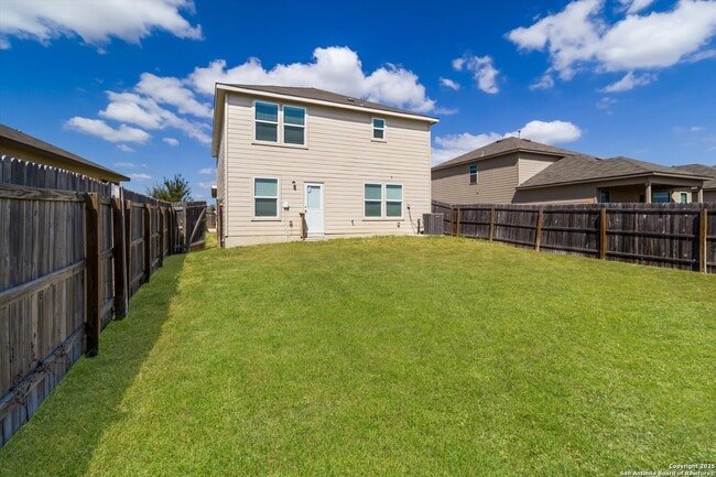 Building Photo - 414 Retama Pass