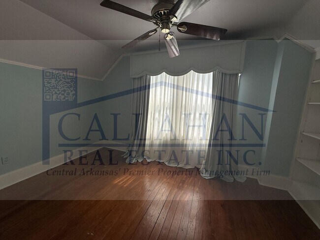 Building Photo - 5422 Hawthorne Rd
