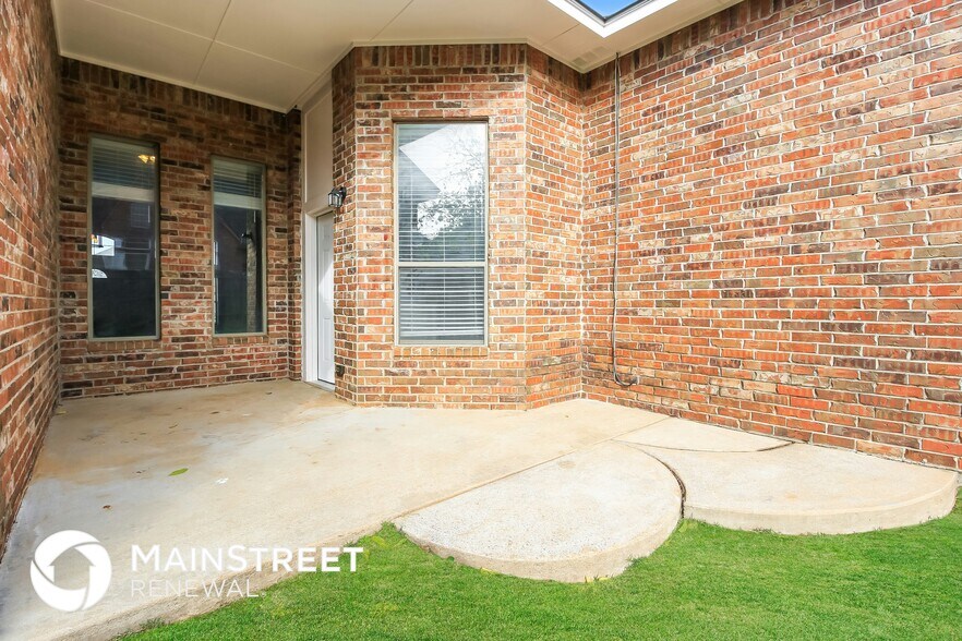 Building Photo - 8820 NW 120th St