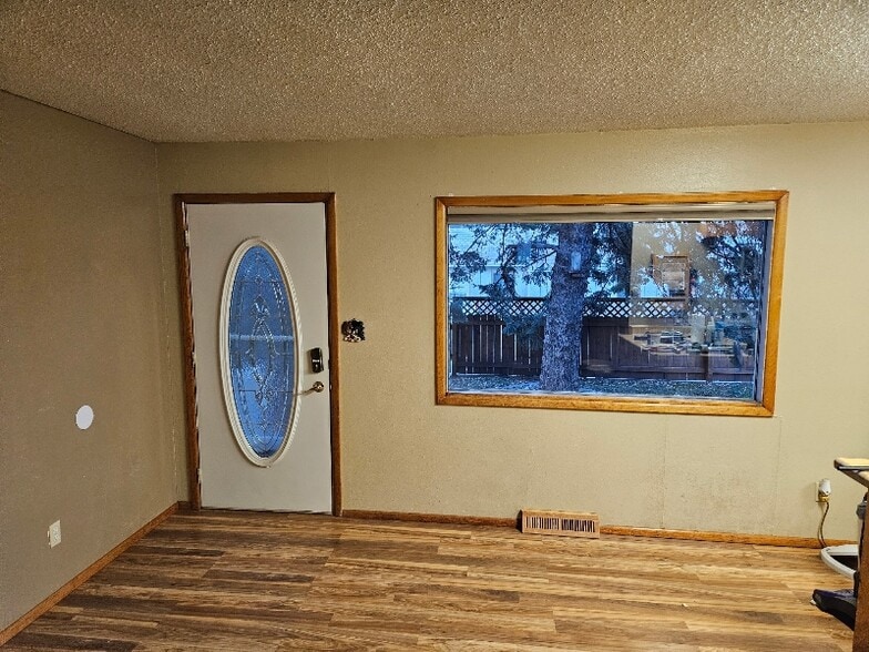 Building Photo - 2038 W Sherman St