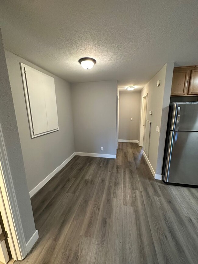 Building Photo - Affordable 3-Bed, 2-Bath Condo with Update...