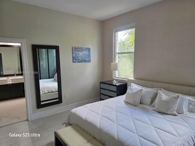 Building Photo - 5300 NW 87th Ave