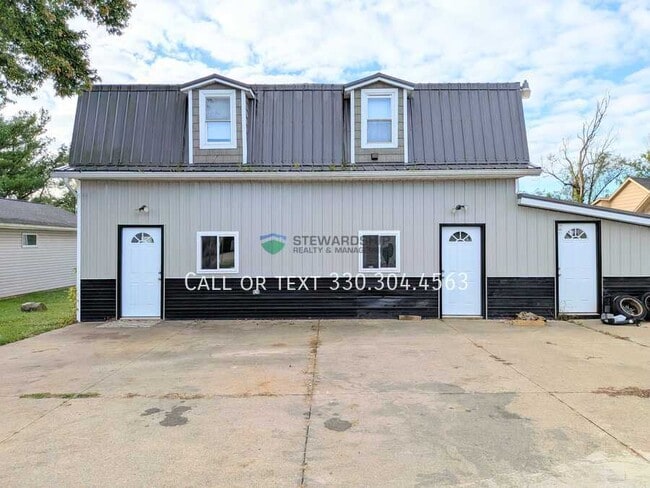 Building Photo - 227 E South St