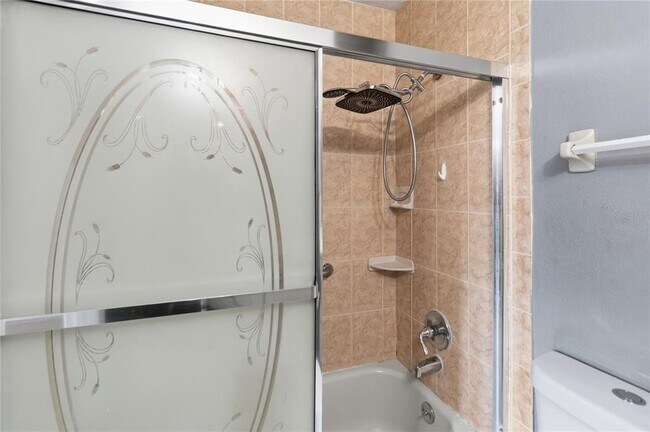 Building Photo - 204 Eden Ln