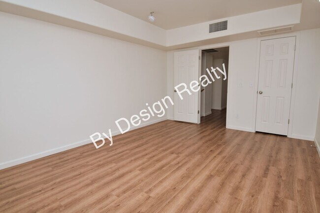 Building Photo - Updated SE Tucson 3BR/2.5BA Gem: Cathedral Ceilings & Private Wash Views