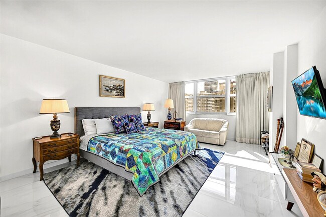 Building Photo - 1880 S Ocean Dr