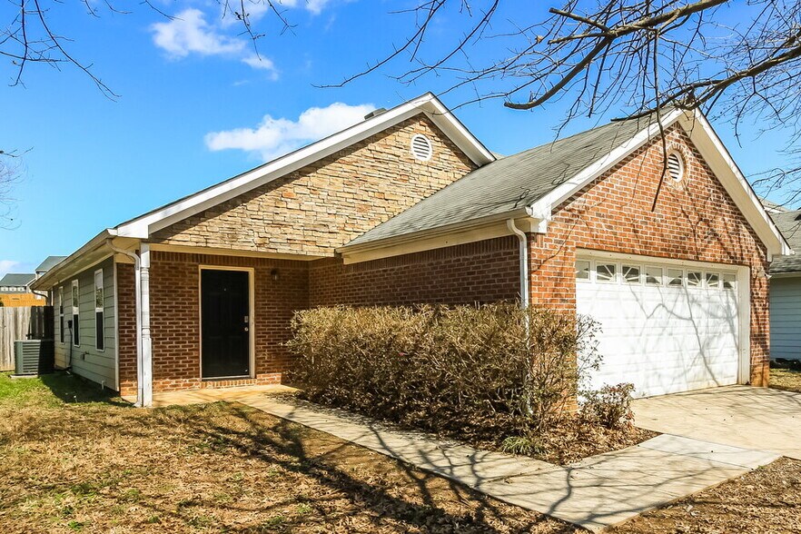 Building Photo - 465 Cathedral Dr