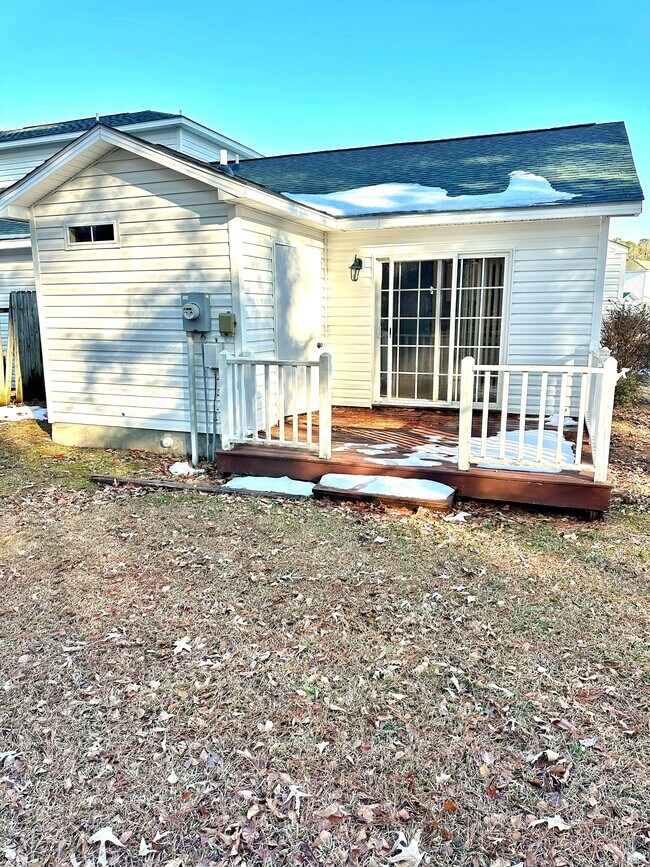 Building Photo - 406 Winners Cir N