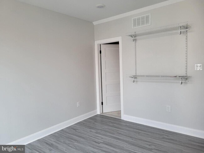 Building Photo - 412 Durfor St