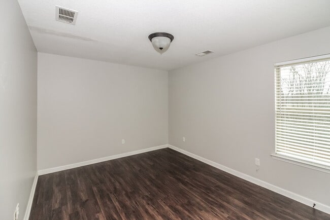 Building Photo - 170 Misty Fields Rd