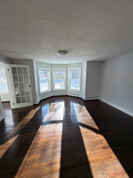 Building Photo - 610 Ives Row