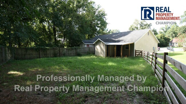 Building Photo - 302 Hilda Rd