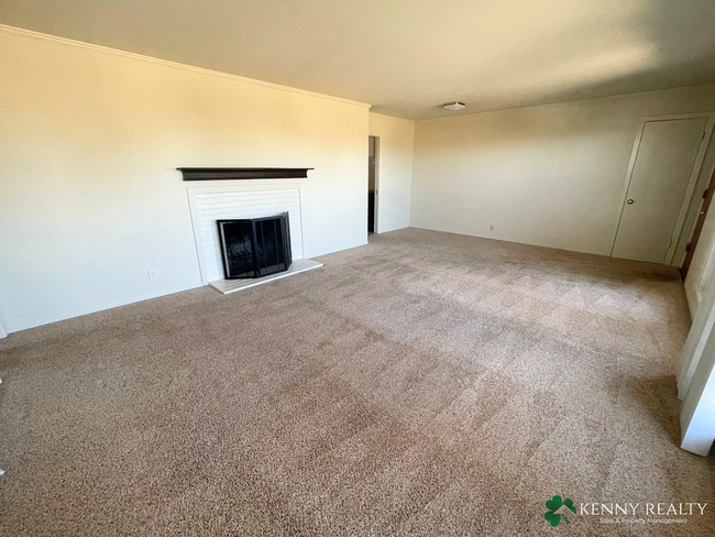 Building Photo - 3 Bedroom, 2.5 Bath Home in San Mateo near...