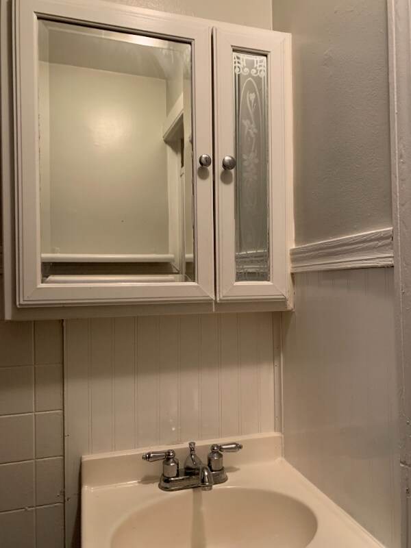 Building Photo - 115 Sycamore St