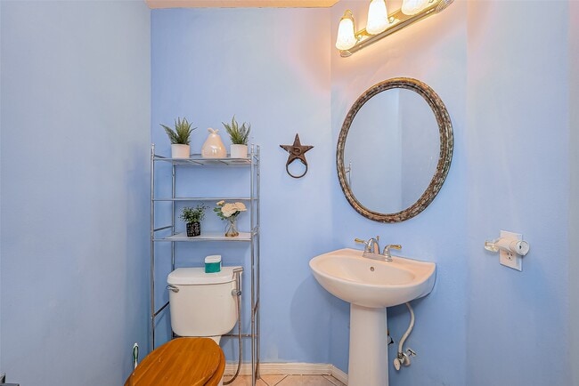 Building Photo - 10323 Emerald Pine Dr