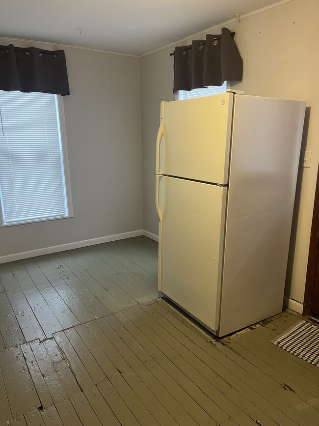 Building Photo - 1208 Chestnut Ave