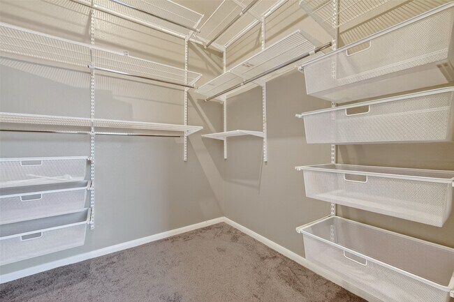 Building Photo - 6431 Applewood Forest Dr
