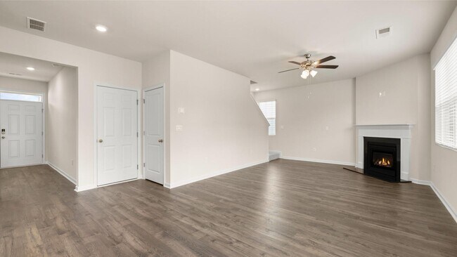 Building Photo - 4 Bedroom 2.5 Bath in Grovetown
