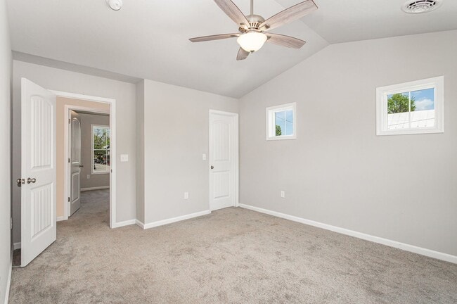 Building Photo - 652 N College St