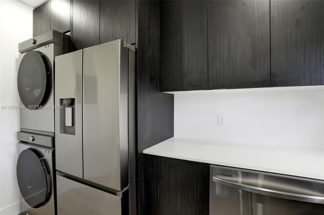 Building Photo - 3671 NE 11th Ave