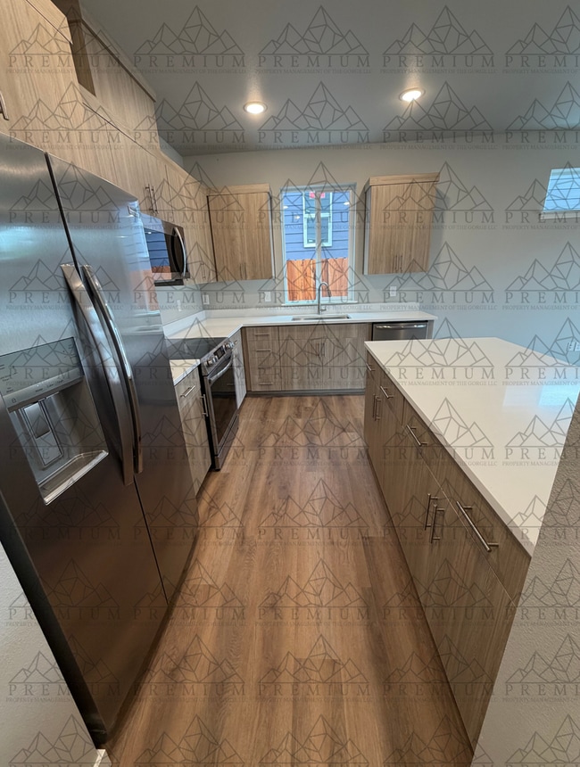 Building Photo - 3 BED 2.5 BATH NEW BUILD!