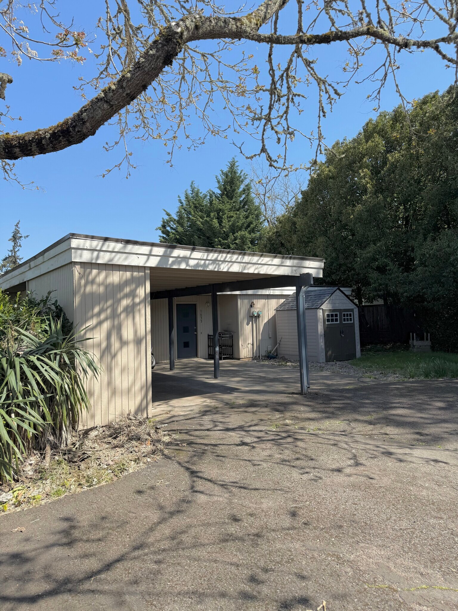 Building Photo - 1633 Best Ln