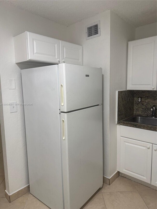 Building Photo - 1235 NW 6th St