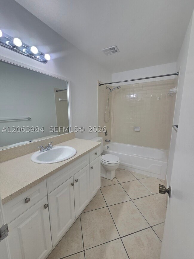 Building Photo - 11588 SW 112th Ave