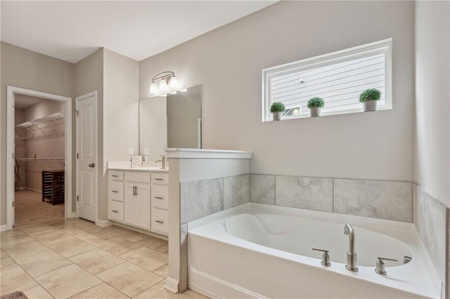 Building Photo - 4367 Waxwing St