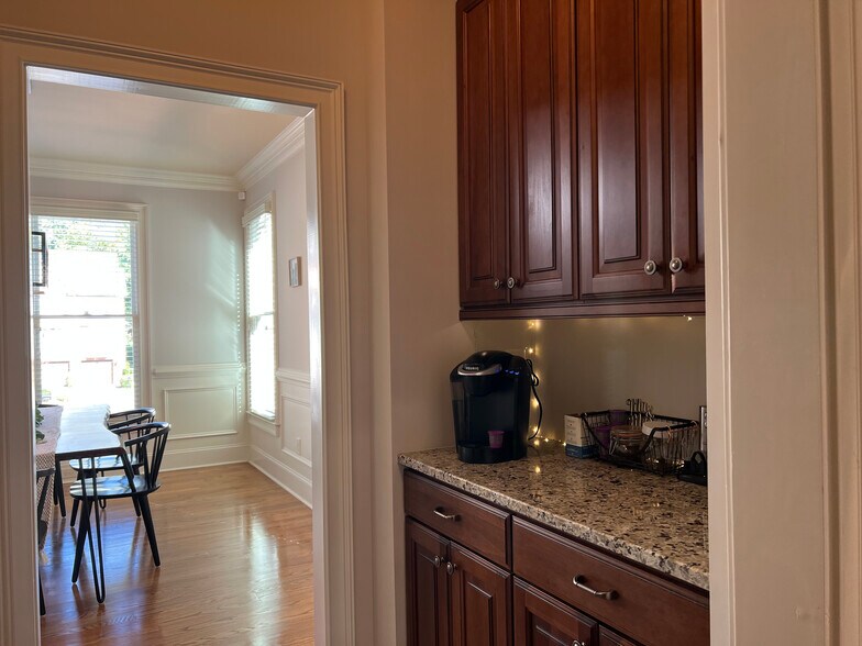 Building Photo - 7955 Magnolia Sq