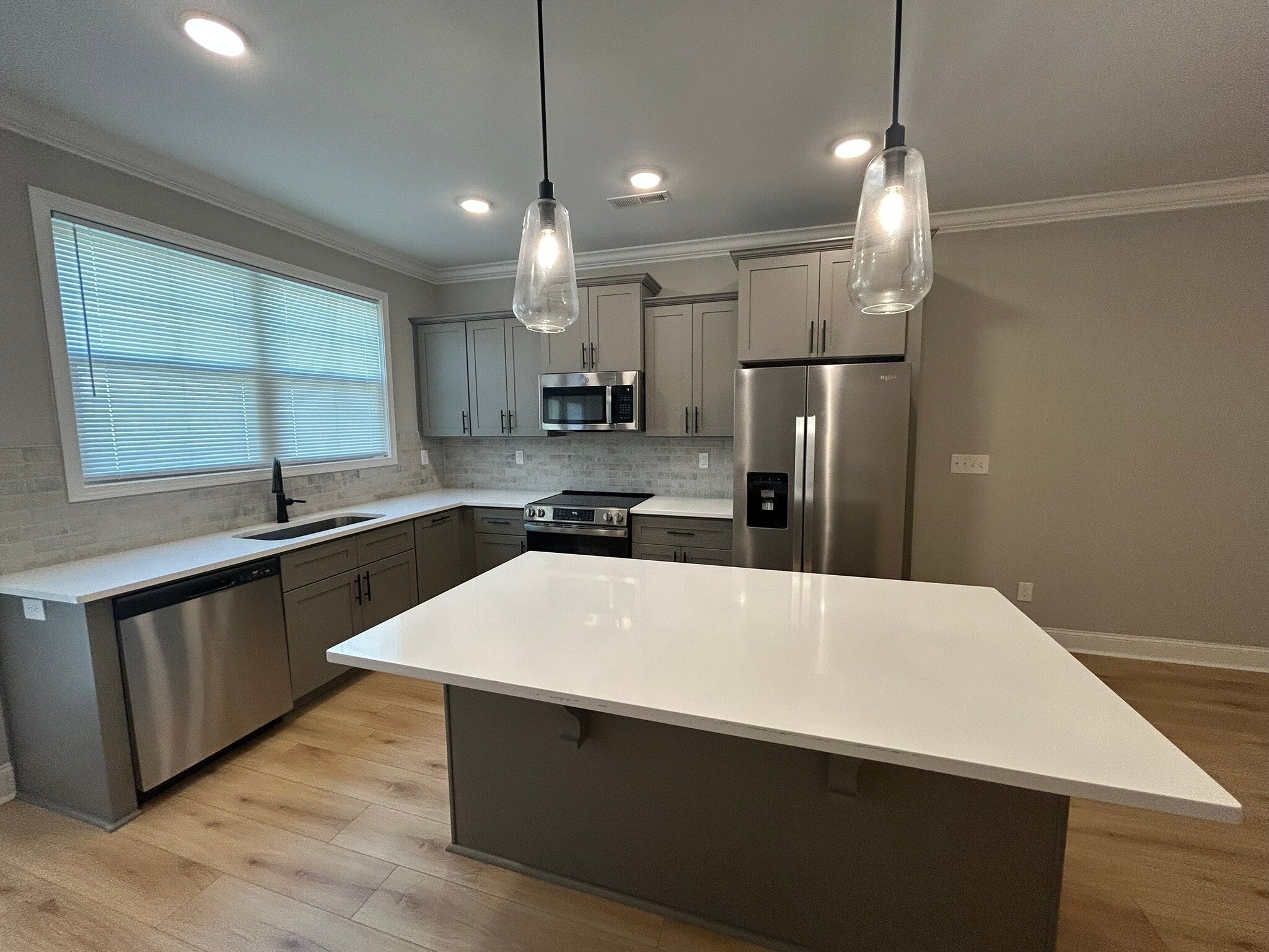 Building Photo - 163 Susan Lynn Dr