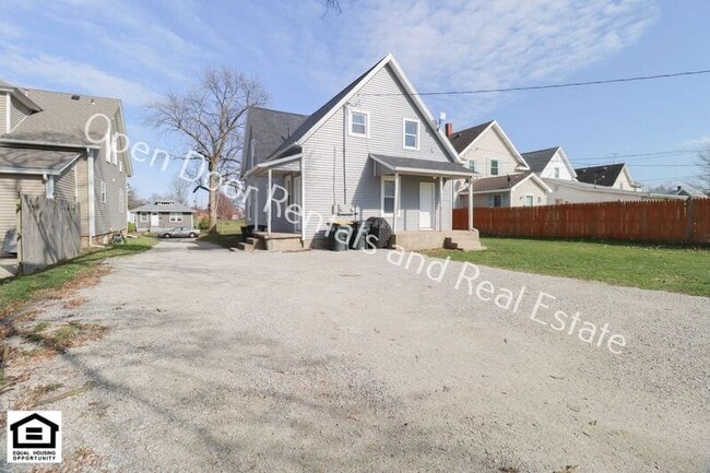 Building Photo - 515 1/2 N State St