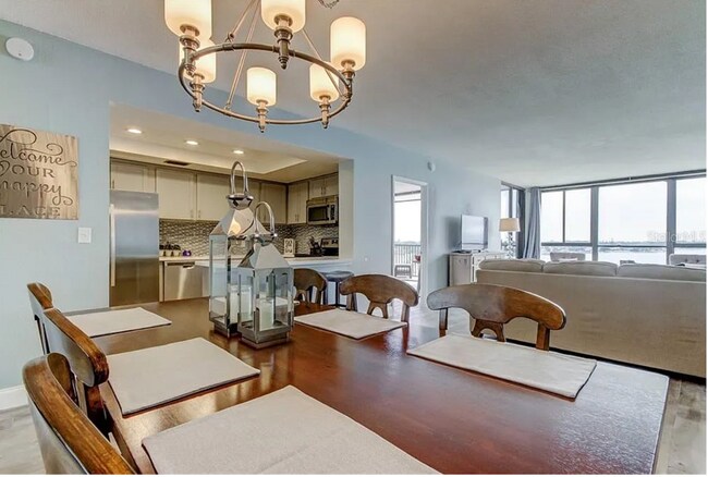 Building Photo - LONG TERM - FULLY FURNISHED 2/2 Open water...