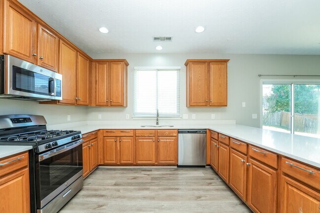 Building Photo - 1928 White Top Rd SE