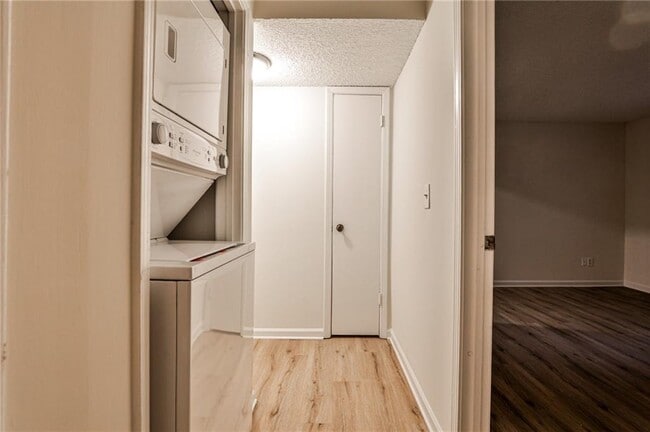 Building Photo - 149 Lablanc Way NW