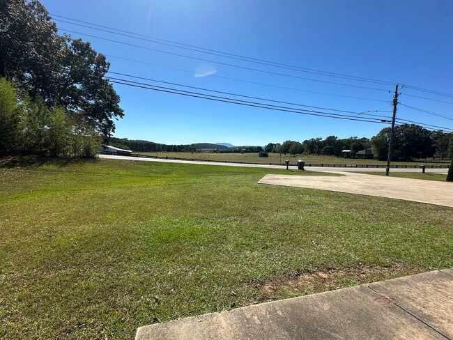 Building Photo - 3 Bedroom, 2 Bath Home in Golden Springs