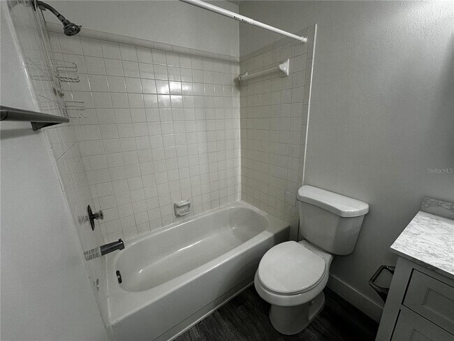 Building Photo - 3005 Wainwright Ct