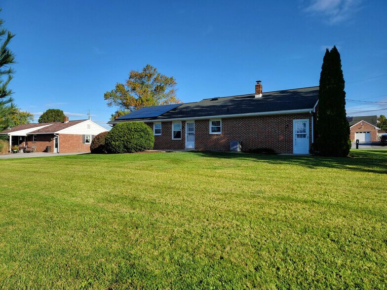 Building Photo - 1174 Rose Ave