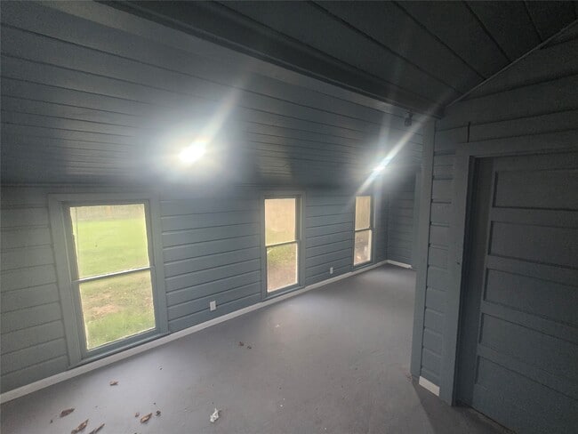 Building Photo - 1905 Oleander