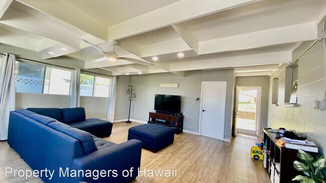 Building Photo - 3 br, 1.5 bath House - 1034 Palolo Place