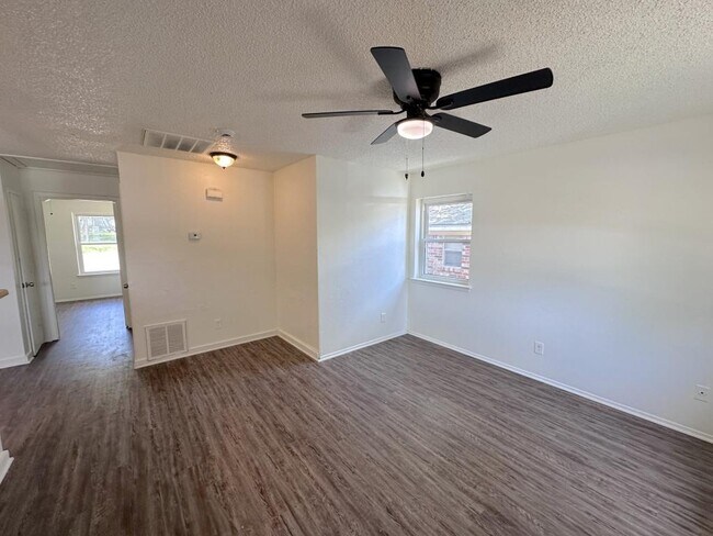 Building Photo - 5408 Helmick Ave