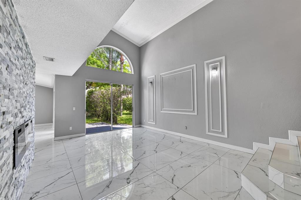 Building Photo - 1602 SW 159th Ave