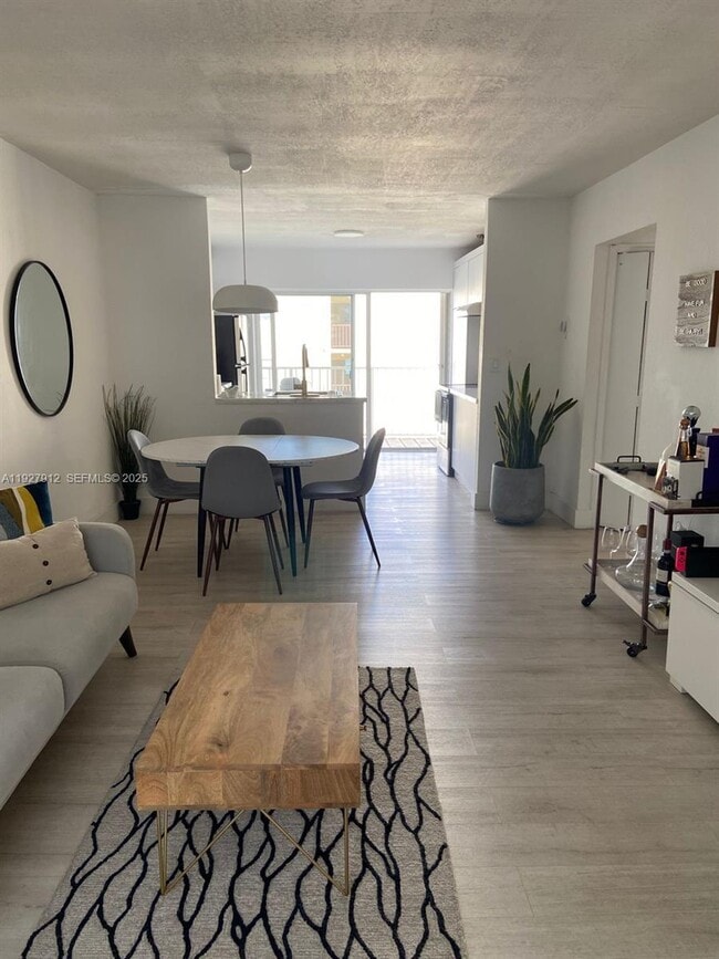 Building Photo - 677 NE 24th St