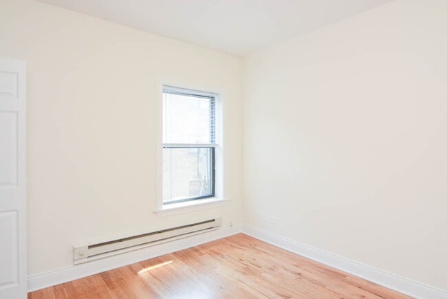 Building Photo - 631 W Cornelia